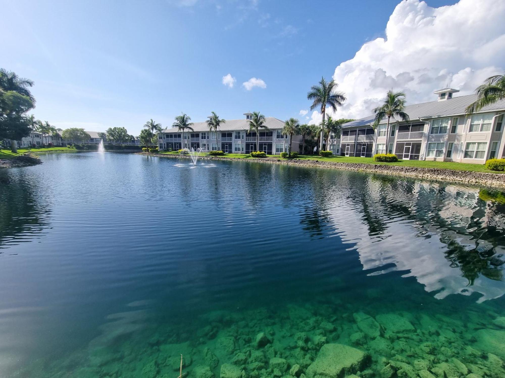 Stunning 2-Bedroom Plus Den Condo In Greenlinks Resort Napoli Bagian luar foto
