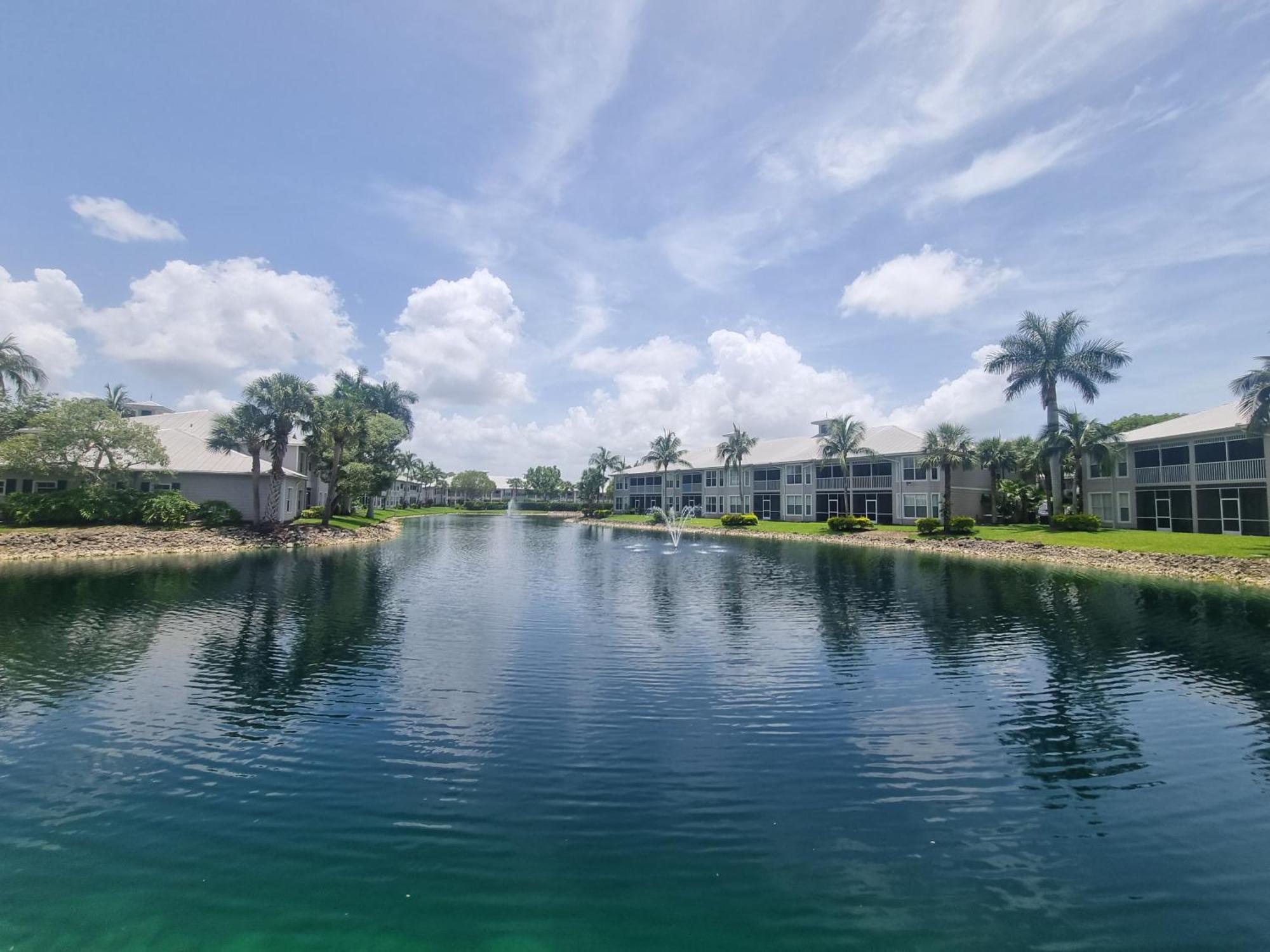 Stunning 2-Bedroom Plus Den Condo In Greenlinks Resort Napoli Bagian luar foto