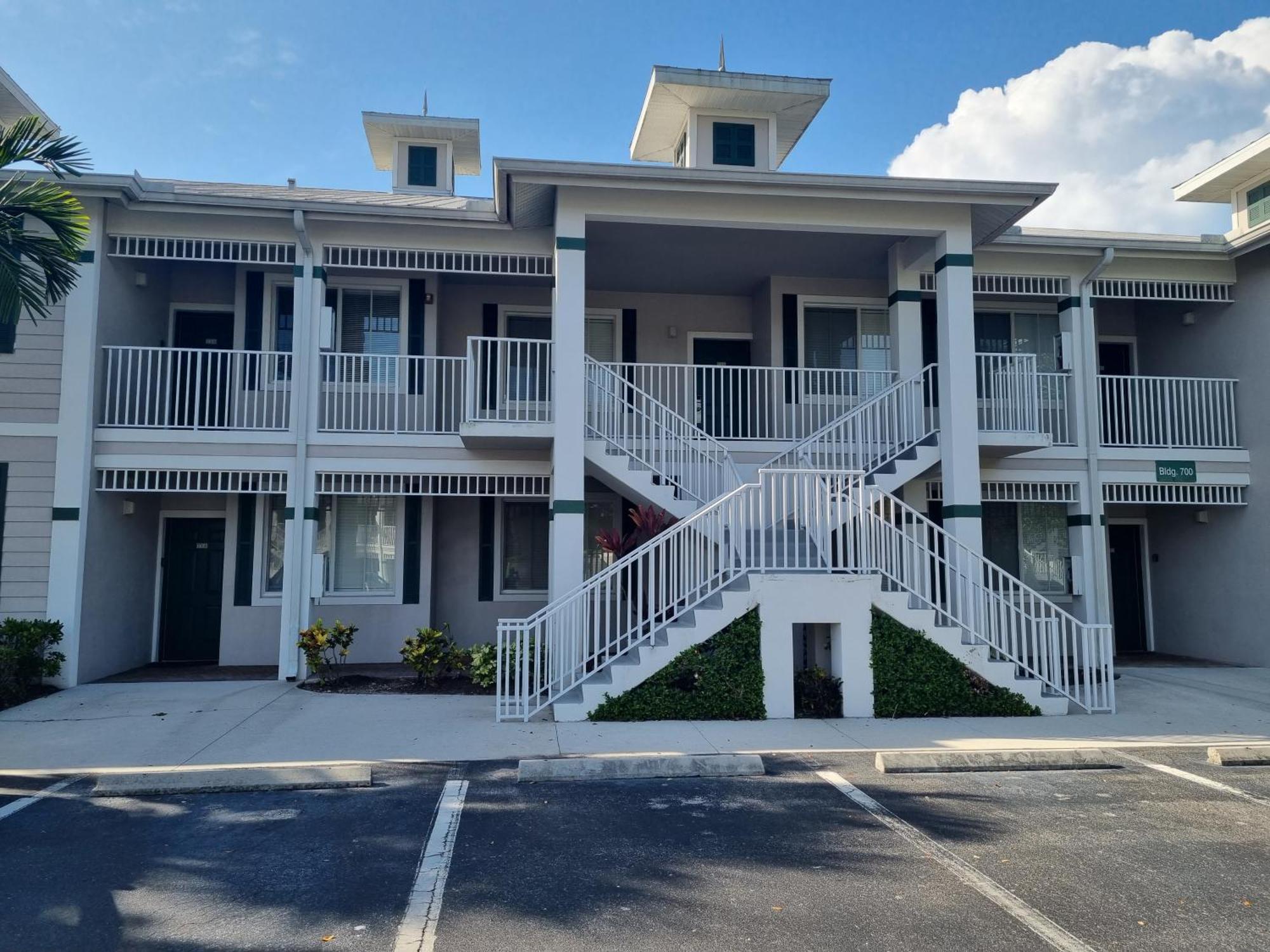 Stunning 2-Bedroom Plus Den Condo In Greenlinks Resort Napoli Bagian luar foto